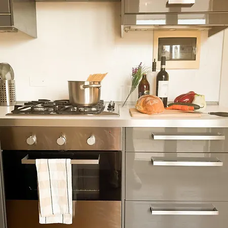 Brera Elegant 5th Floor Flat With Balcony Milan