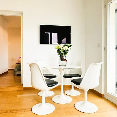 Brera Elegant 5th Floor Flat With Balcony Apartment Milan