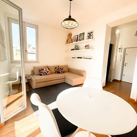 Apartamento Brera Elegant 5th Floor Flat With Balcony