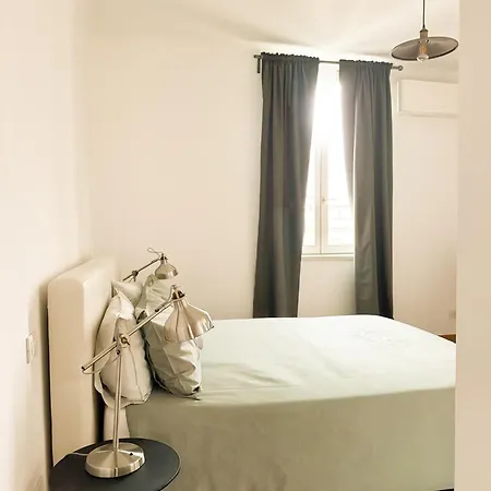 Brera Elegant 5th Floor Flat With Balcony Apartamento Milão
